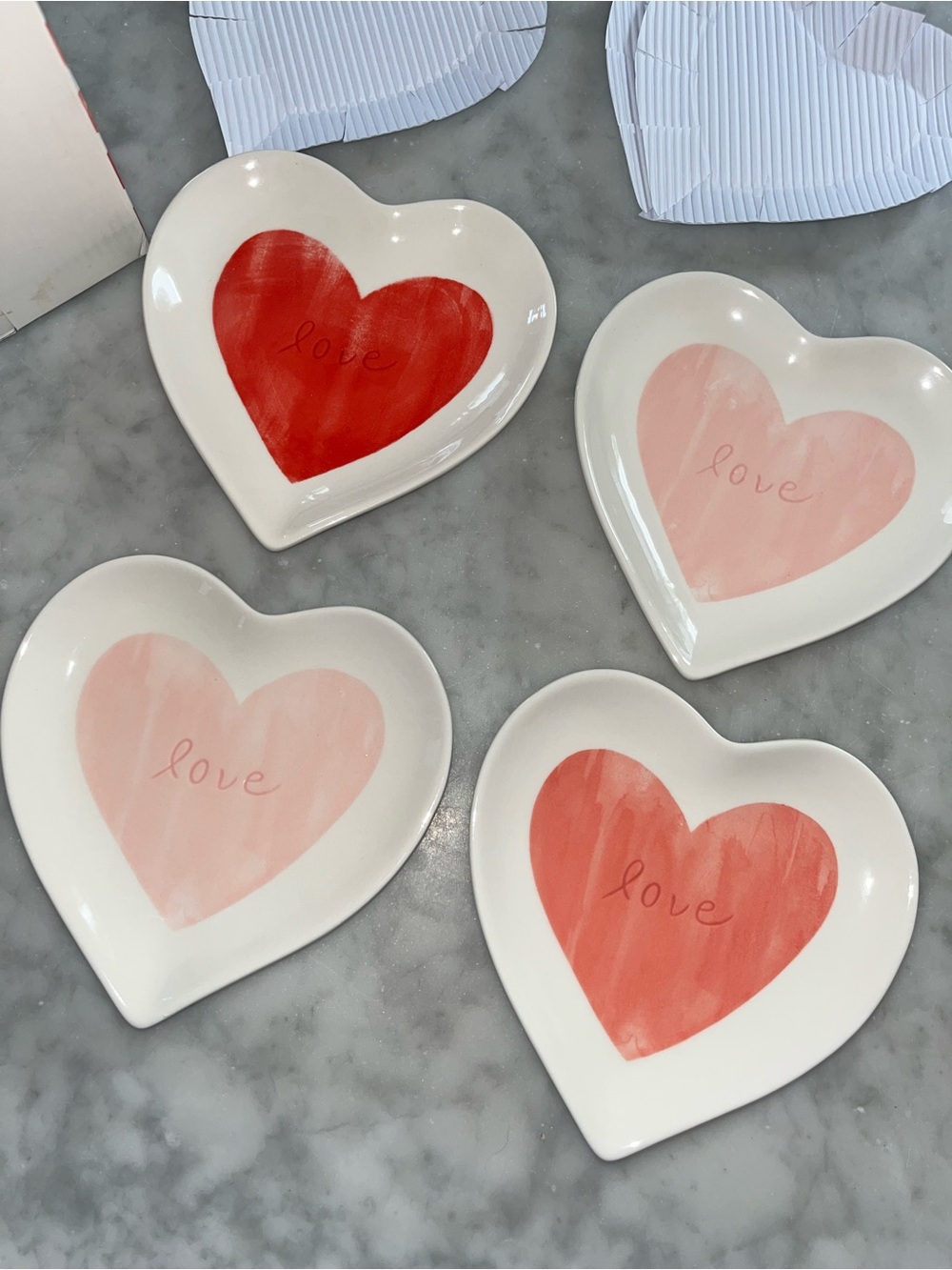 Pottery Barn Valentine Heart Dessert Appetizer Plates in Red & Pink